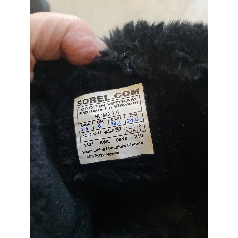 Sorel black lined Snow Boots‎ Women SZ 7.5 zip front waterproof cold weather